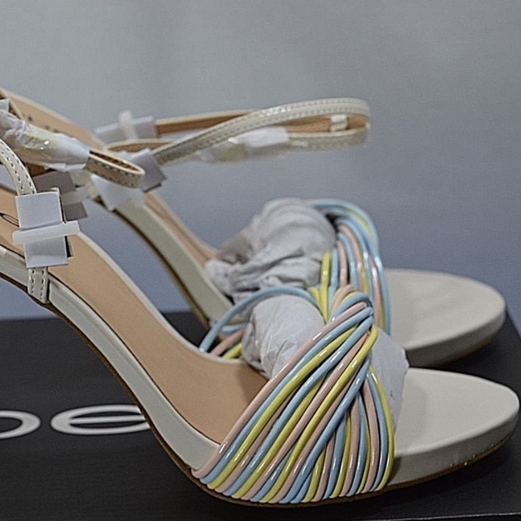 NEW Bebe Ivonne Twist Front Cream Colored Heels - Picture 2 of 8